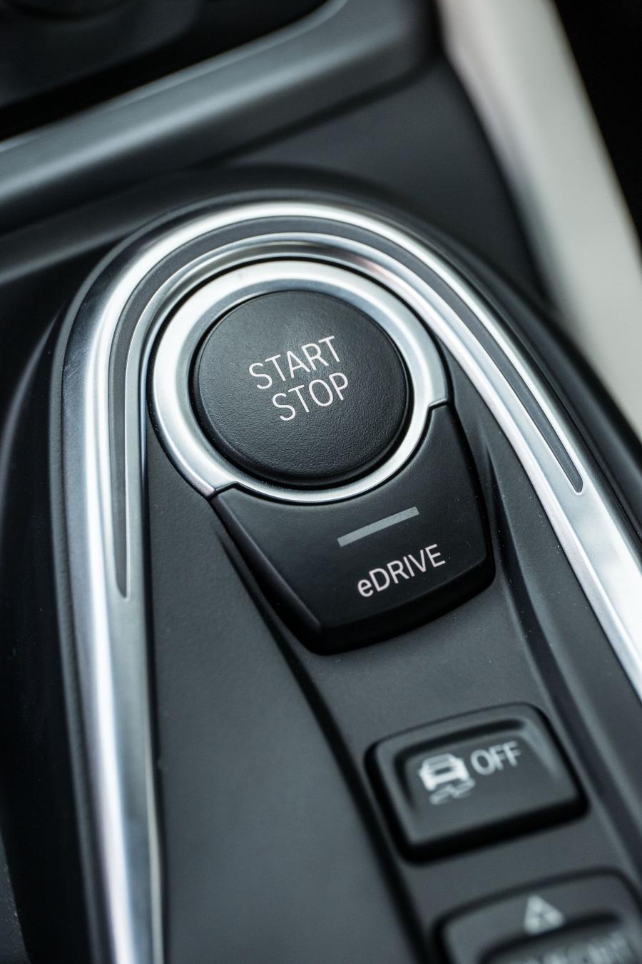 BMW i8 2014 года  (UK) (фото 66 из 69)